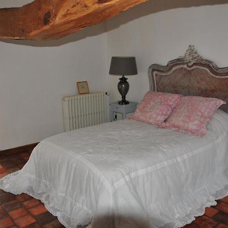 Les Guenins Bed & Breakfast Gien Exterior foto