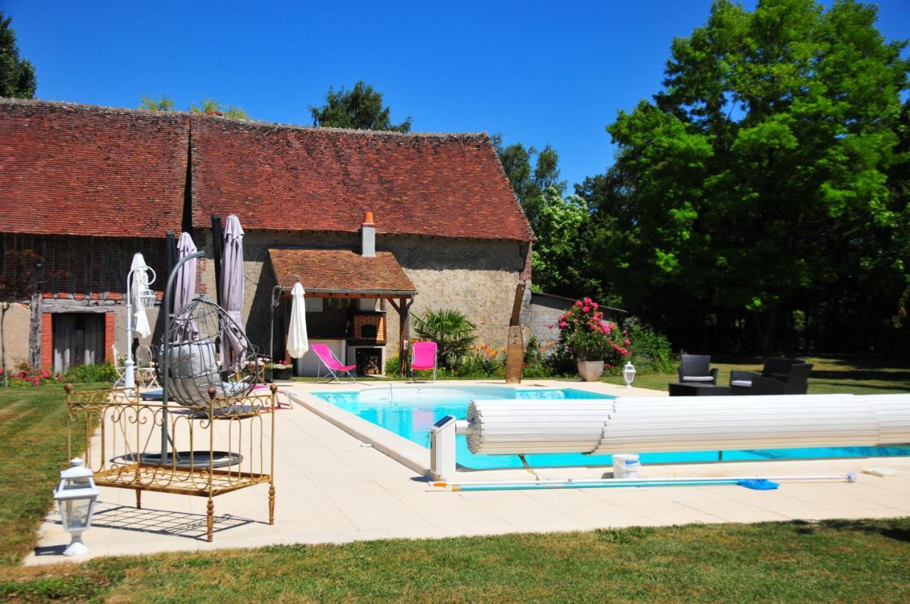 Les Guenins Bed & Breakfast Gien Exterior foto