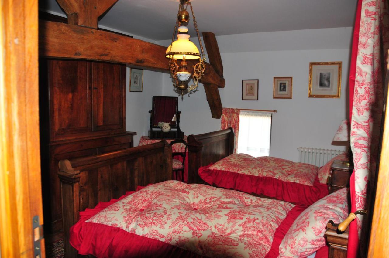 Les Guenins Bed & Breakfast Gien Exterior foto